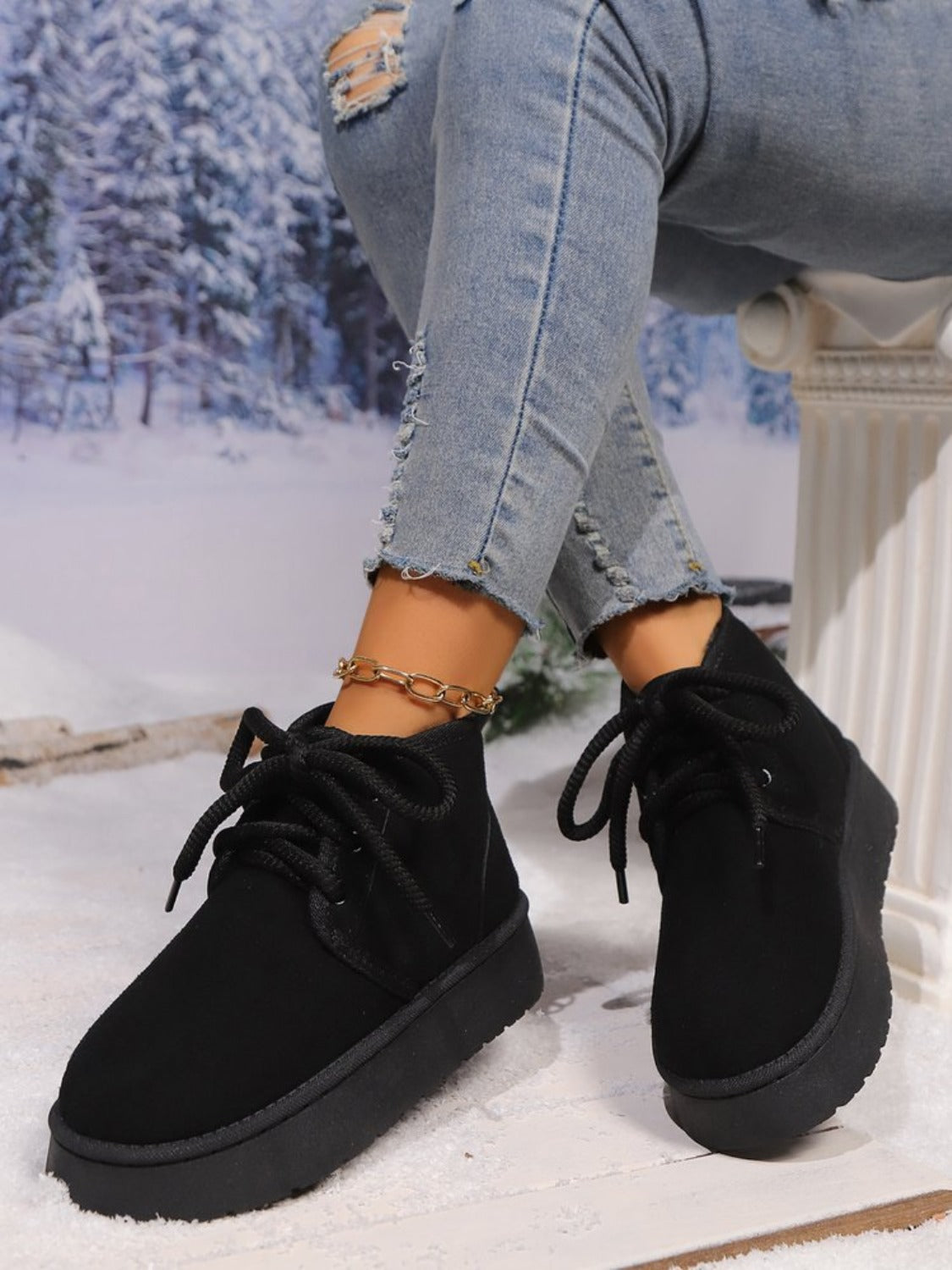 Lace Up Round Neck Platform Suede Boots